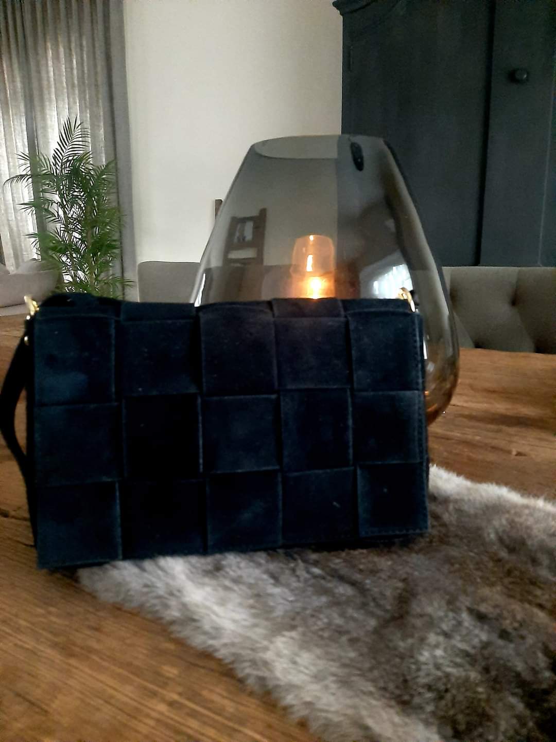 Classic handtas square