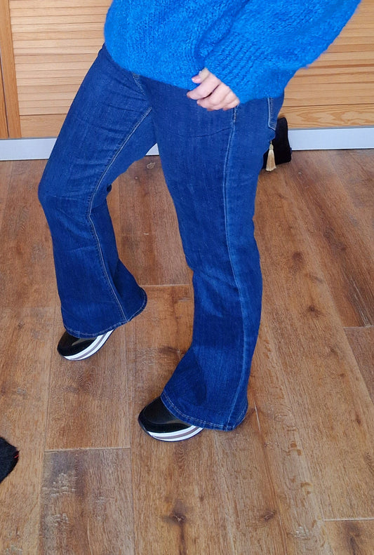 LUCIA Flair jeans
