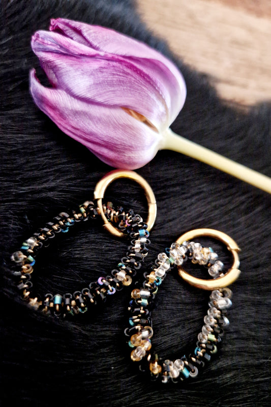Ovalen oorringen " Sparkle of Black"