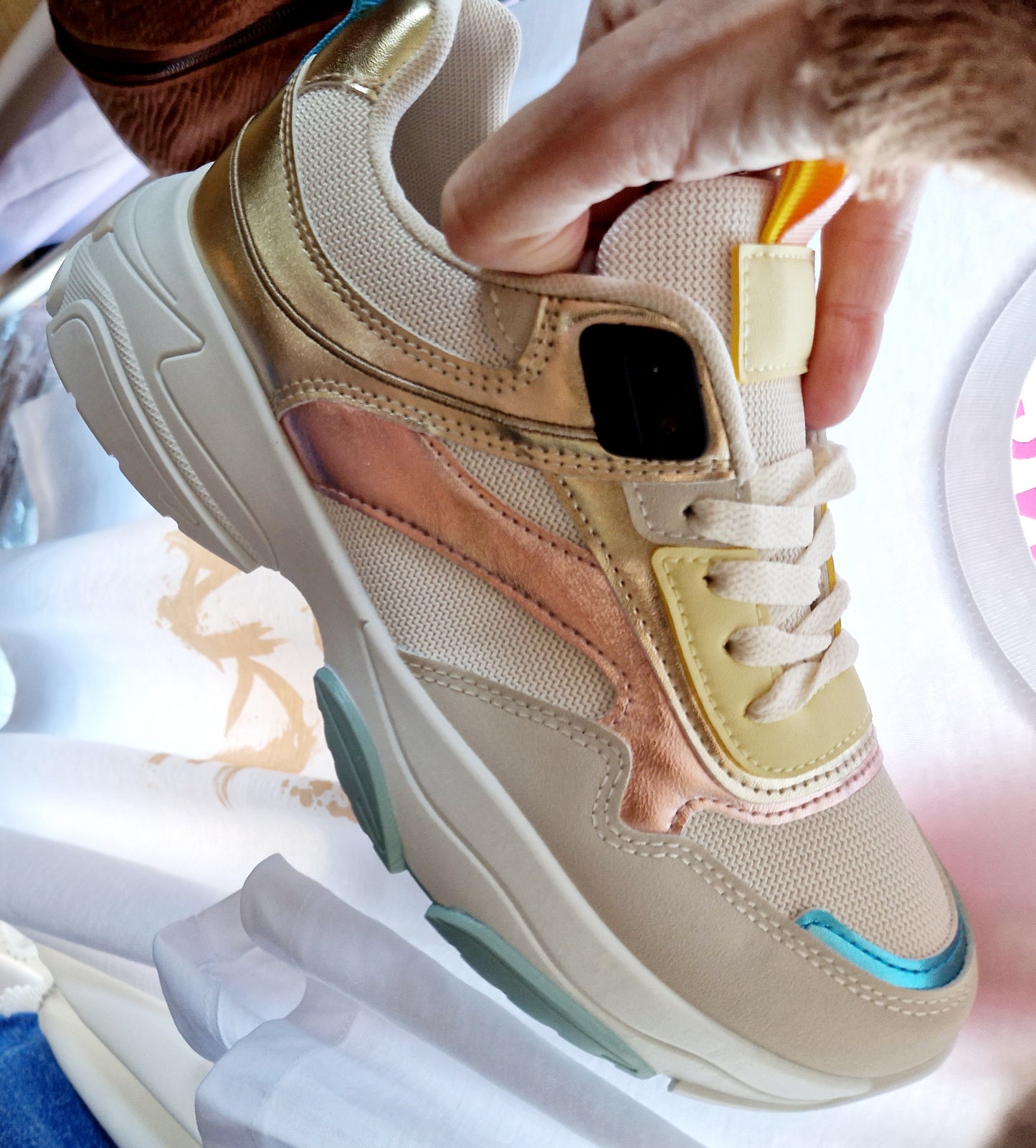 Chunky sneaker bubble gum