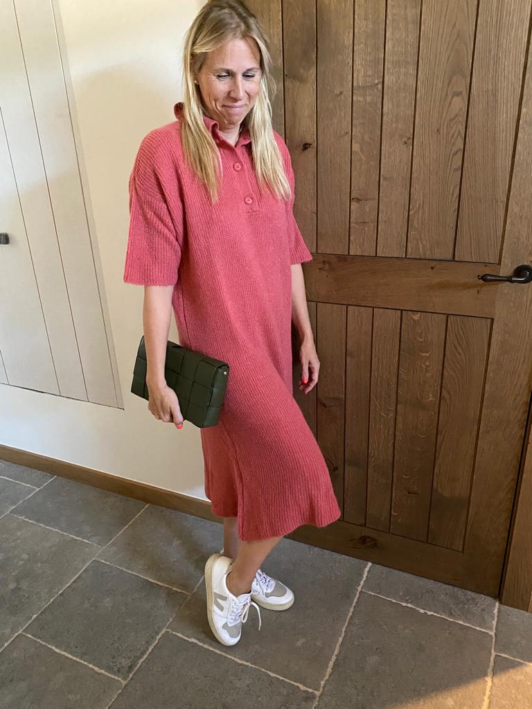 Knitwear jurk met knoopjes en kraagje