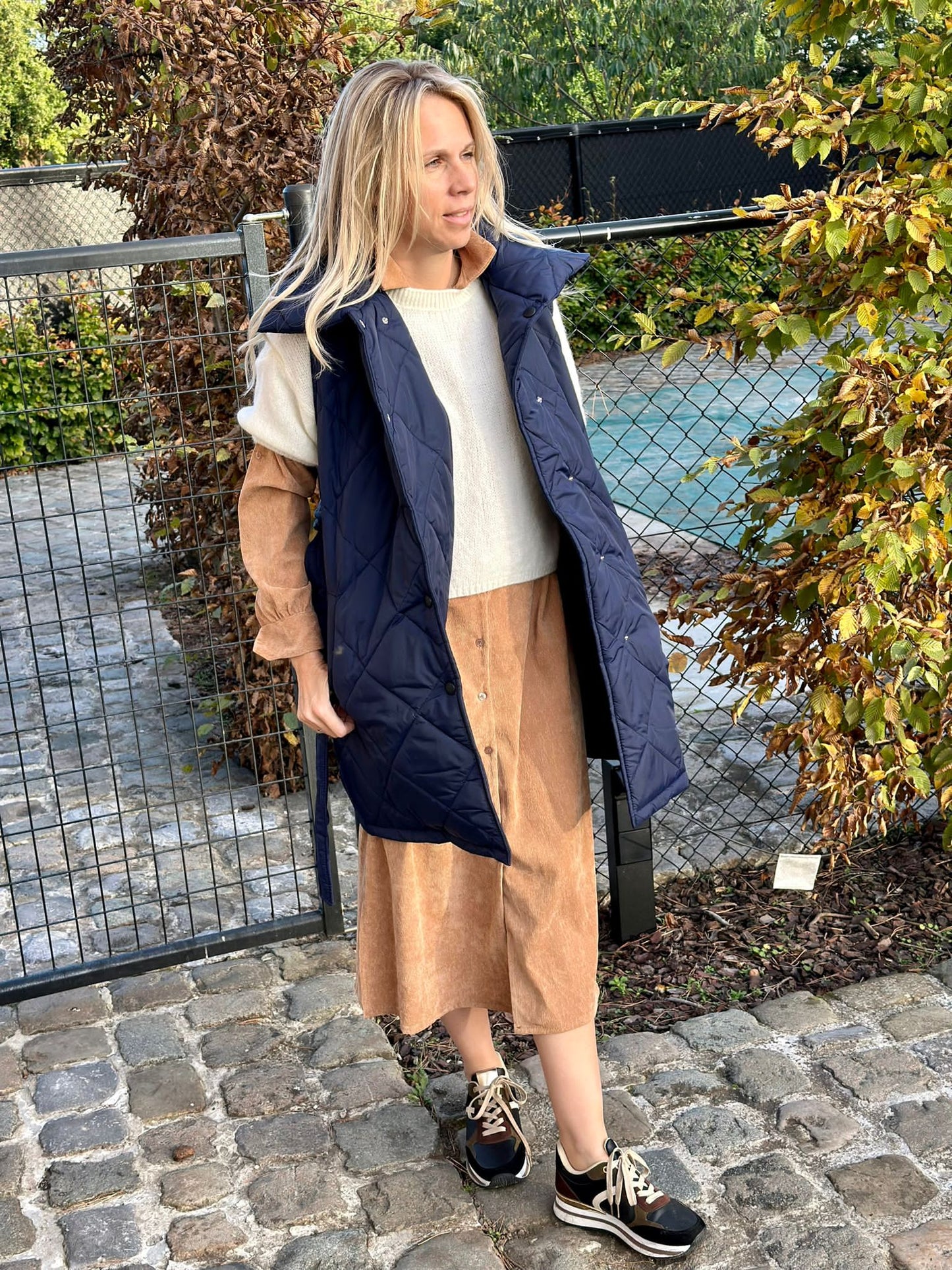 Justine lichtfluwelen hemdkleed beige