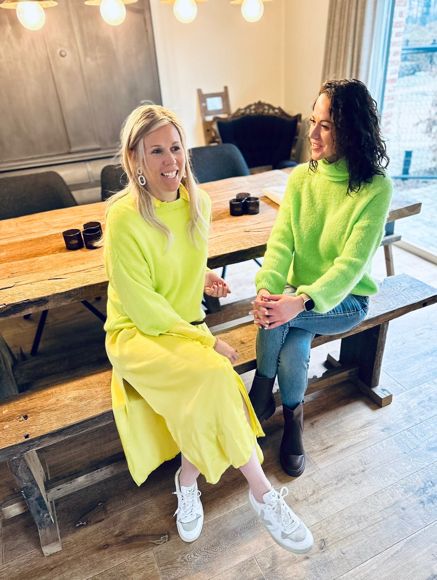 Sassy satin hemdjurk lang fluogeel incl riempje